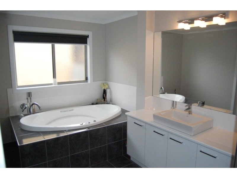 54 Mitchell St, Warrnambool VIC 3280