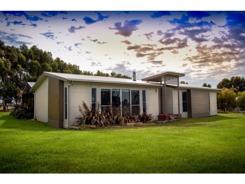 230 Staffords Road, Allansford VIC 3277