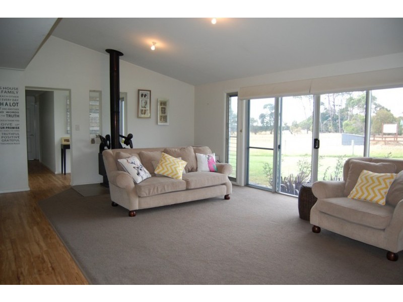 230 Staffords Road, Allansford VIC 3277