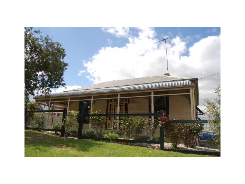12 Rountree Street, Hamilton VIC 3300