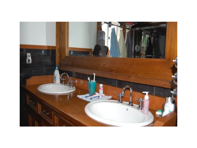 12 Rountree Street, Hamilton VIC 3300