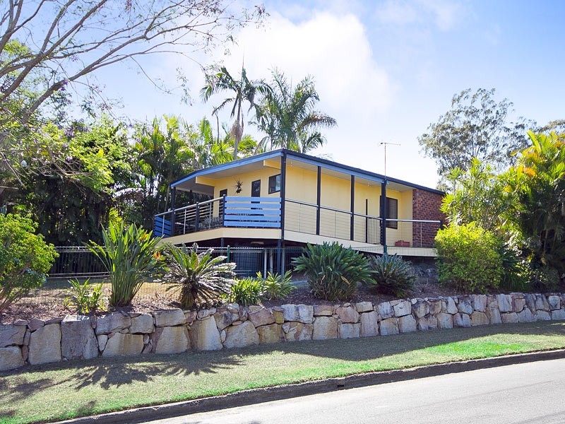 1 Lindfield Dr, Petrie QLD 4502