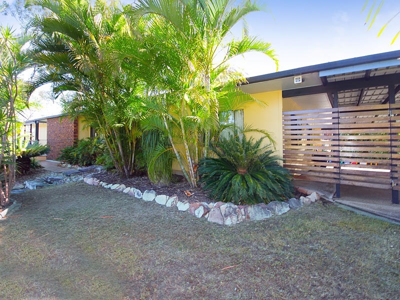 1 Lindfield Dr, Petrie QLD 4502