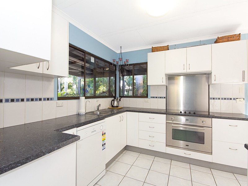 1 Lindfield Dr, Petrie QLD 4502