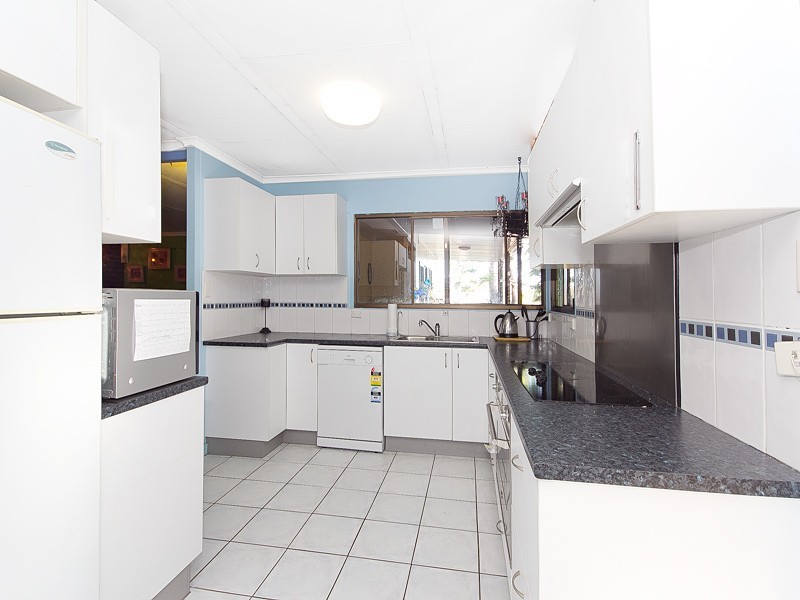 1 Lindfield Dr, Petrie QLD 4502