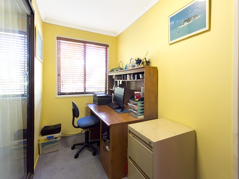 1 Lindfield Dr, Petrie QLD 4502