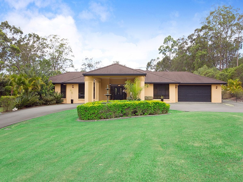 8 Lamaur St, Warner QLD 4500