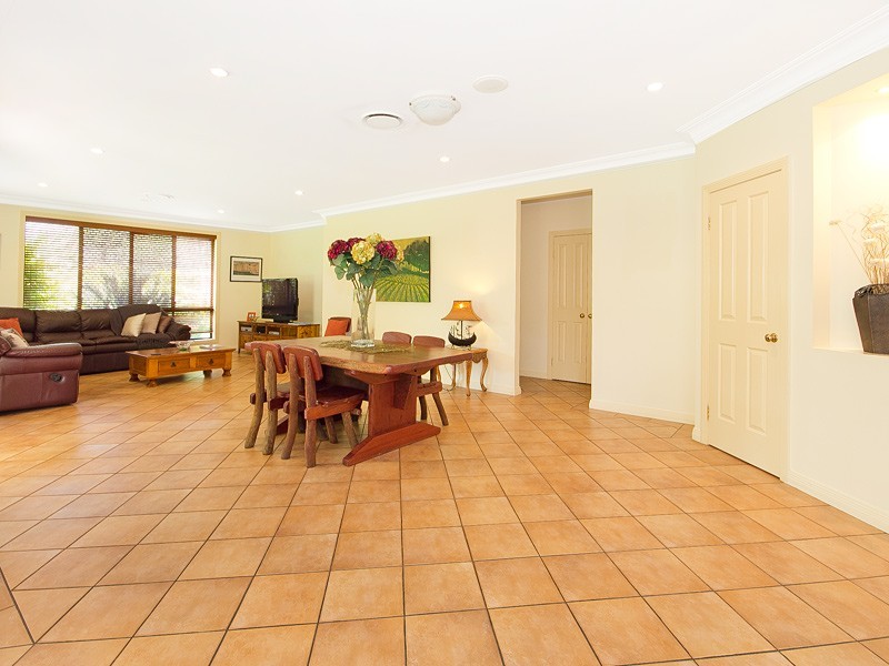 8 Lamaur St, Warner QLD 4500