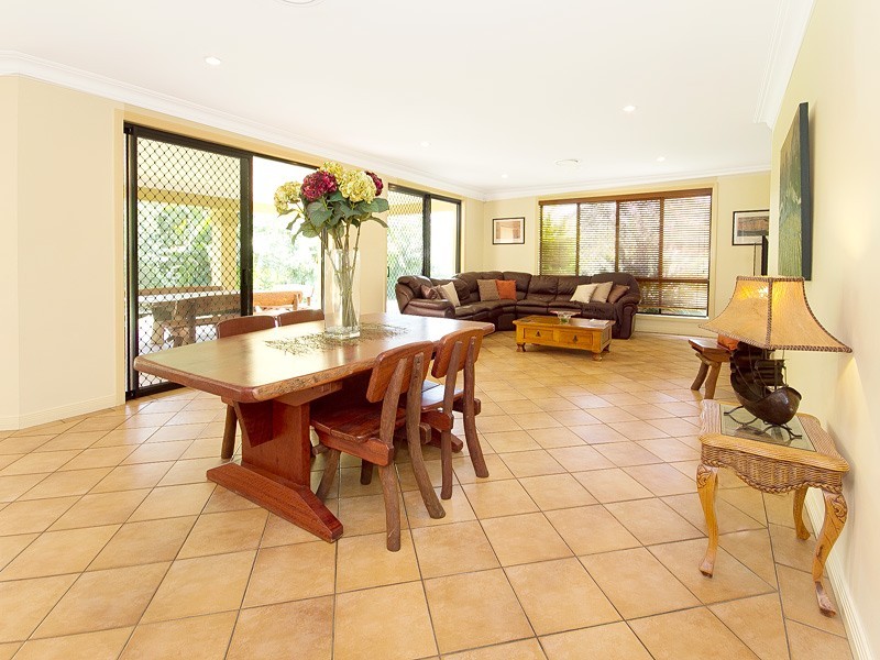 8 Lamaur St, Warner QLD 4500