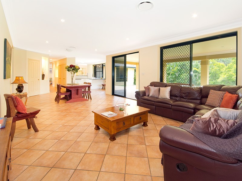 8 Lamaur St, Warner QLD 4500