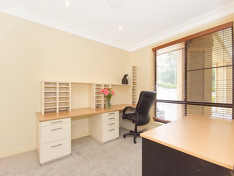 8 Lamaur St, Warner QLD 4500