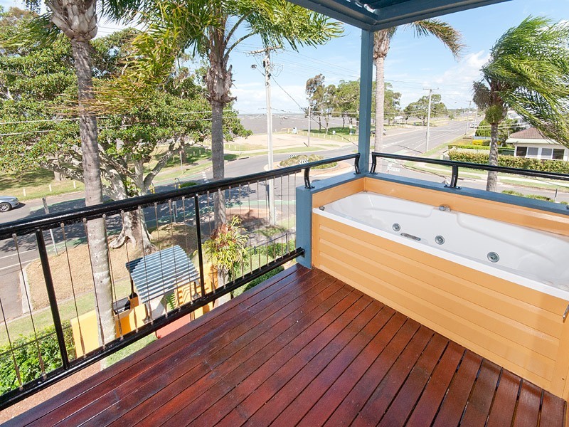 402 Flinders Parade, Brighton QLD 4017