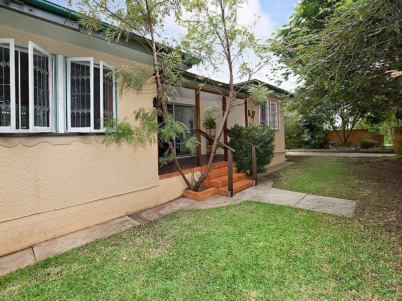 77 Central Avenue, Deagon QLD 4017