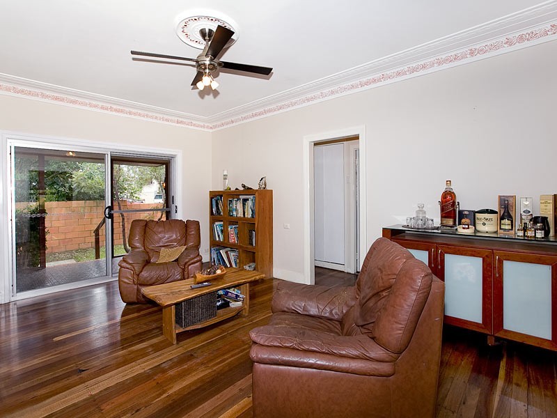 77 Central Avenue, Deagon QLD 4017