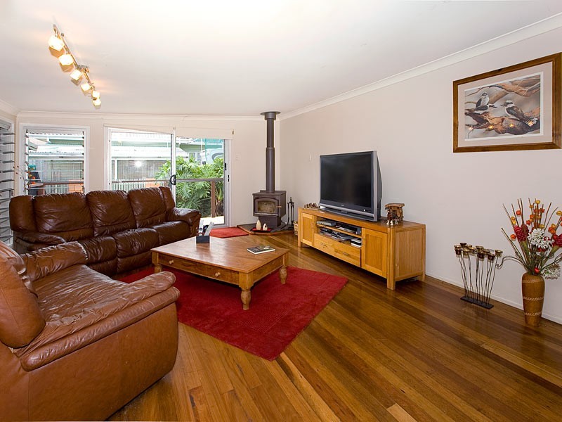 77 Central Avenue, Deagon QLD 4017