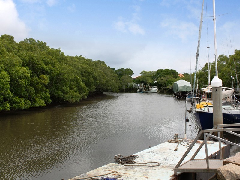 77 Central Avenue, Deagon QLD 4017