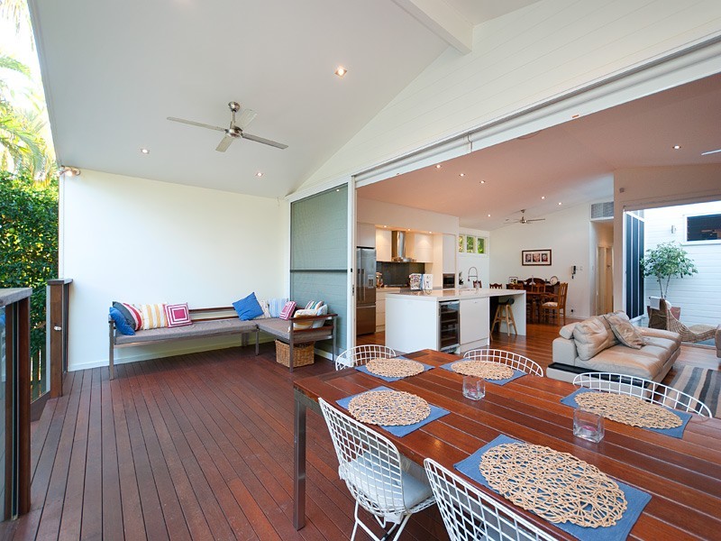 25 Gowen Street, Shorncliffe QLD 4017