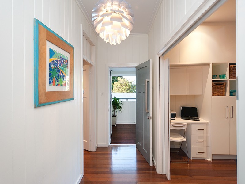 25 Gowen Street, Shorncliffe QLD 4017