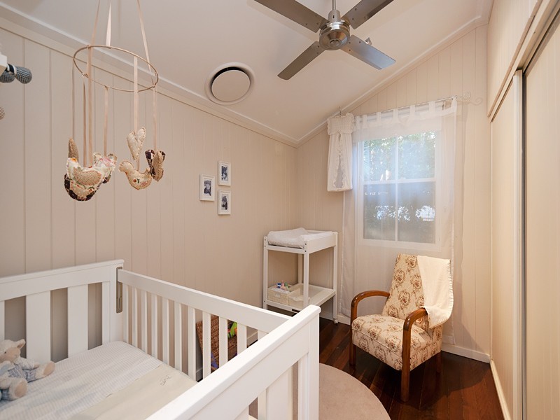 25 Gowen Street, Shorncliffe QLD 4017