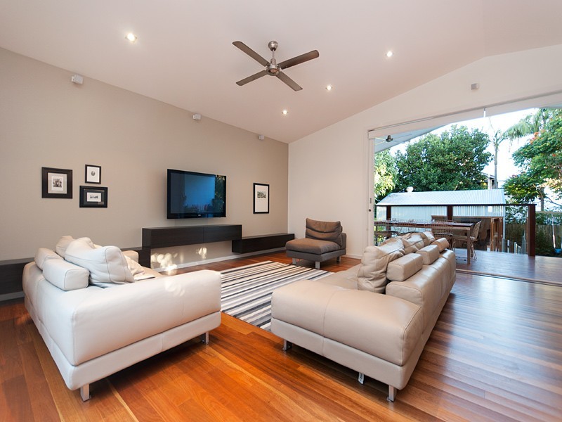 25 Gowen Street, Shorncliffe QLD 4017