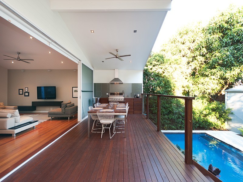 25 Gowen Street, Shorncliffe QLD 4017