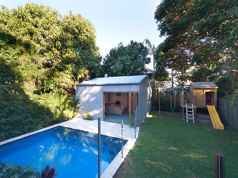 25 Gowen Street, Shorncliffe QLD 4017