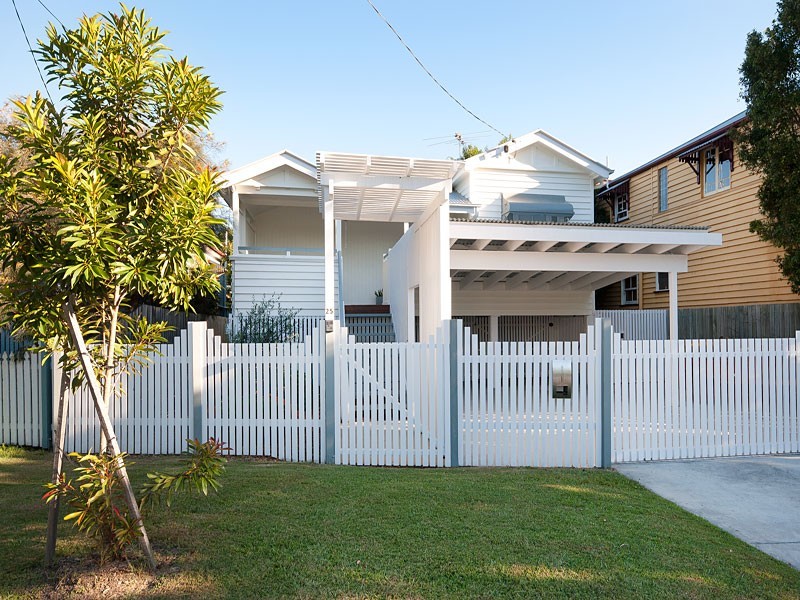 25 Gowen Street, Shorncliffe QLD 4017