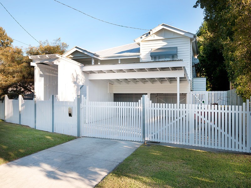 25 Gowen Street, Shorncliffe QLD 4017