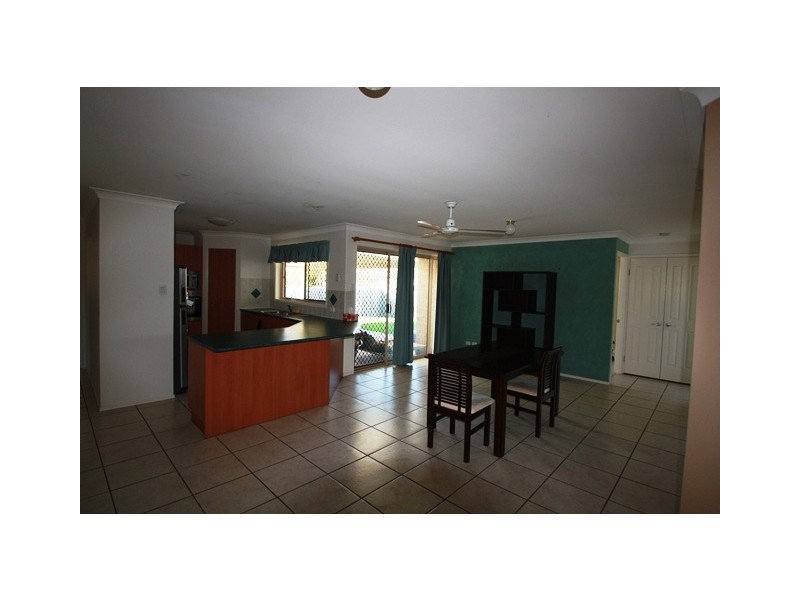 5 Penda St (1 Harpulia), Morayfield QLD 4506