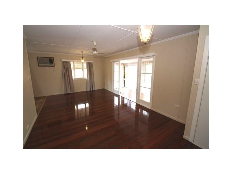 27 Parkmore Street, Boondall QLD 4034