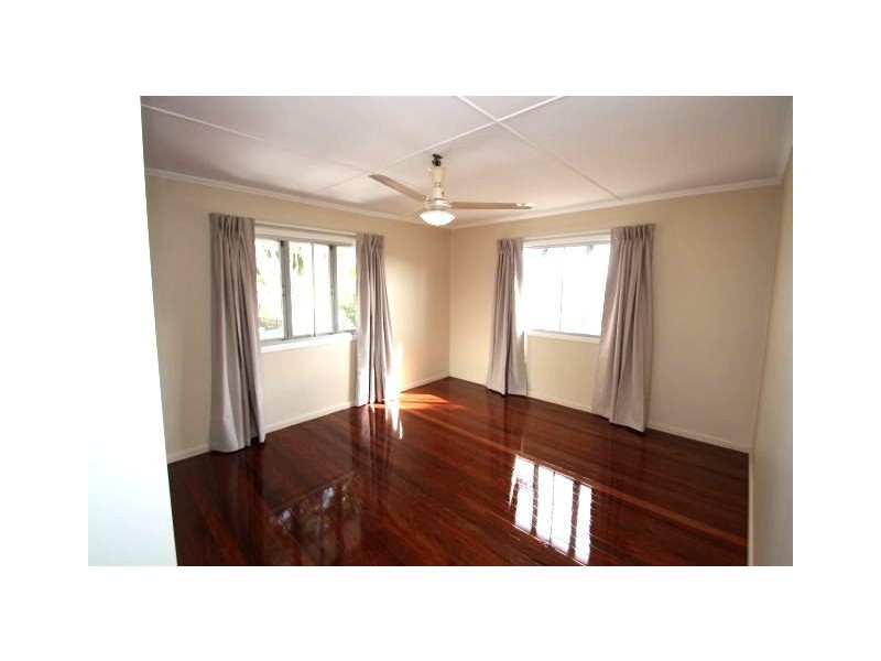 27 Parkmore Street, Boondall QLD 4034