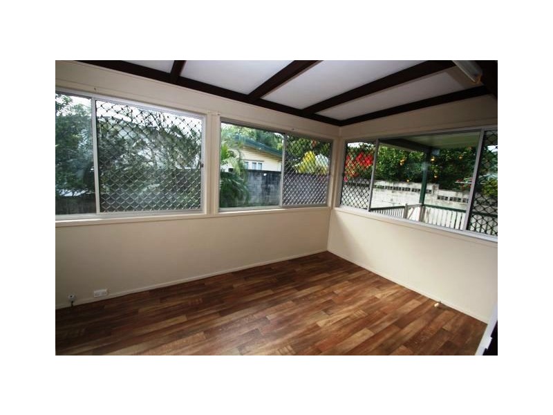 27 Parkmore Street, Boondall QLD 4034