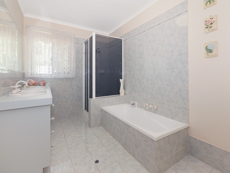 2 Colonial Court, Boondall QLD 4034