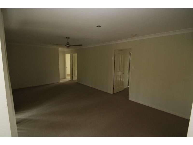 2 Camryn Court, Kallangur QLD 4503