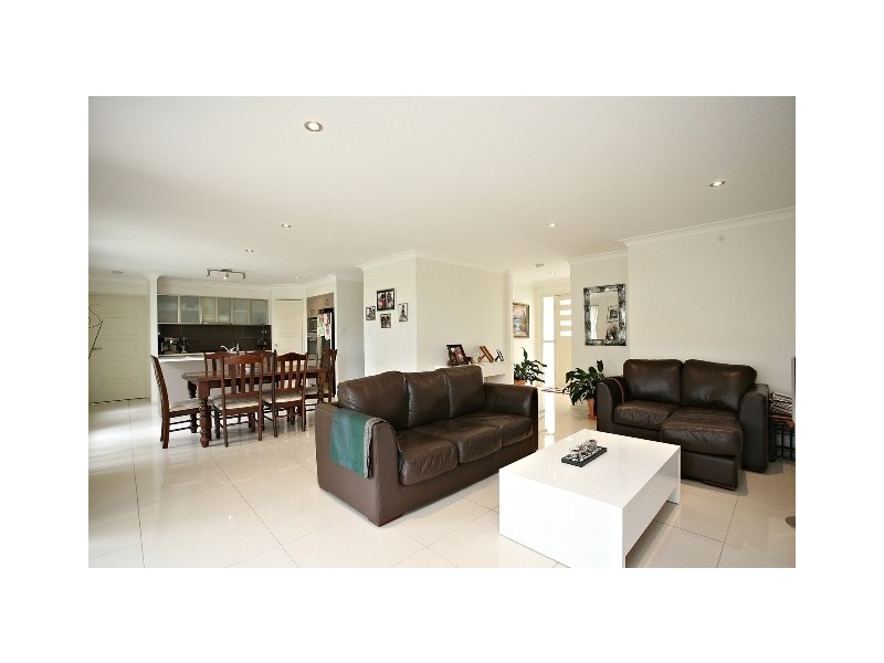 9 Narrell Court, Cashmere QLD 4500