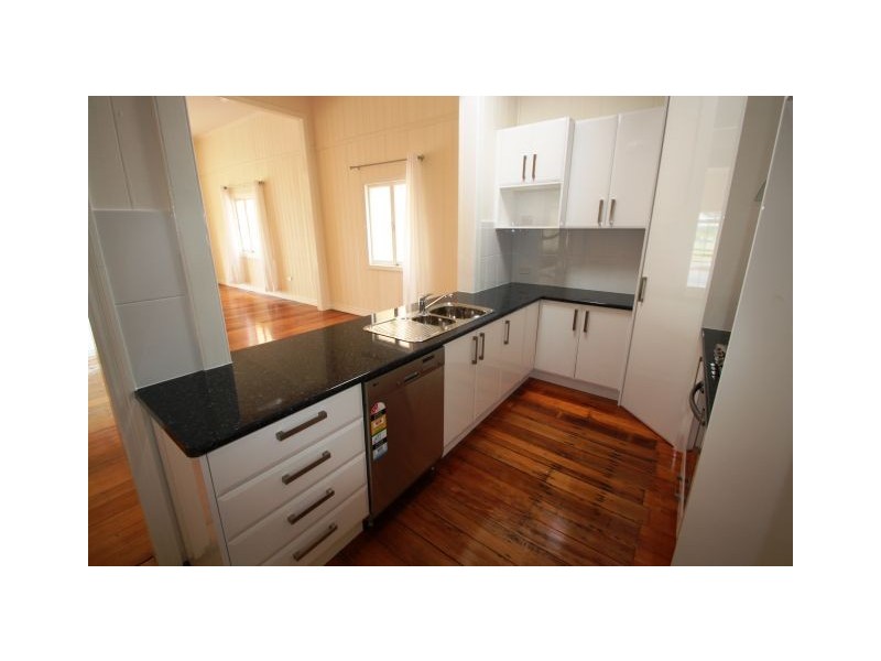 200 Flinders Parade, Sandgate QLD 4017