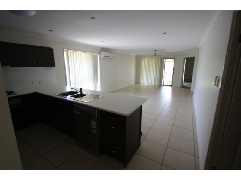 2 Camryn Court, Kallangur QLD 4503