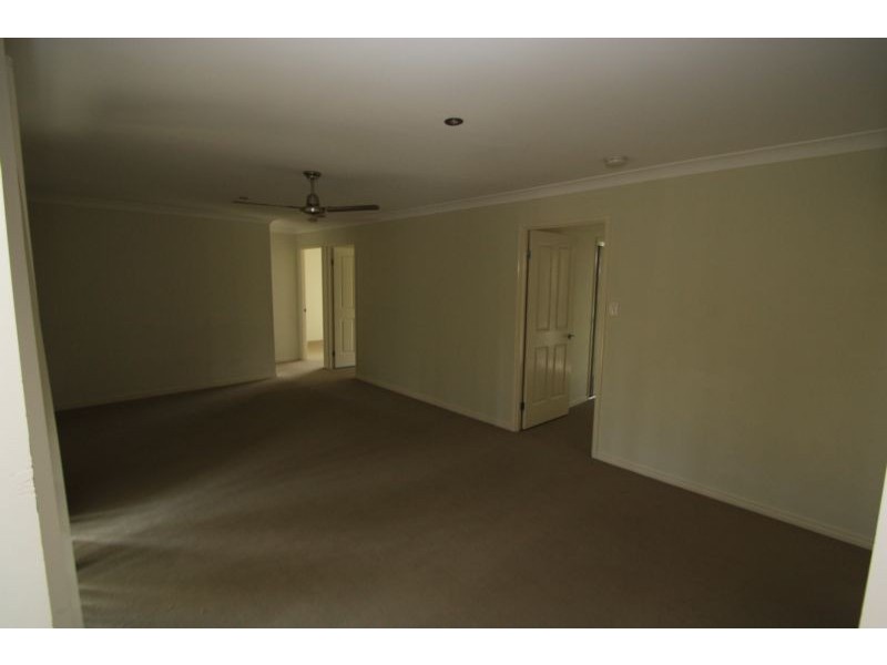 2 Camryn Court, Kallangur QLD 4503