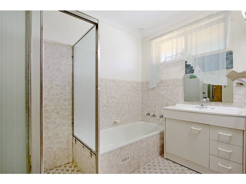 15 Larool Cres, Castle Hill NSW 2154