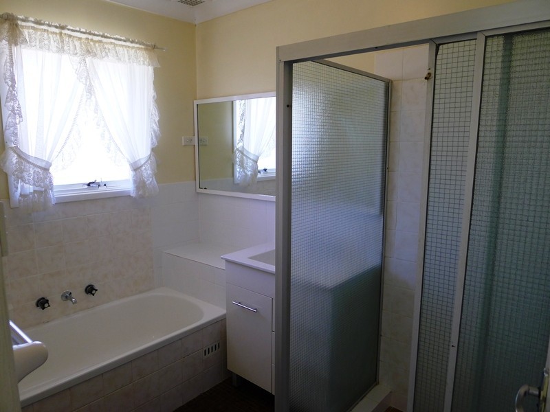 77 Warrimoo Drive, Quakers Hill NSW 2763