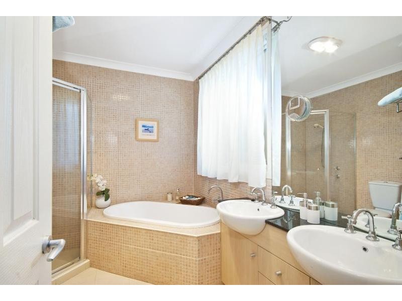25/11 Harrington Avenue, Castle Hill NSW 2154