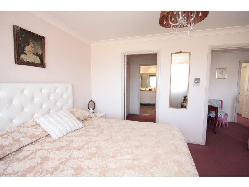 8 Toll House Way, Windsor NSW 2756