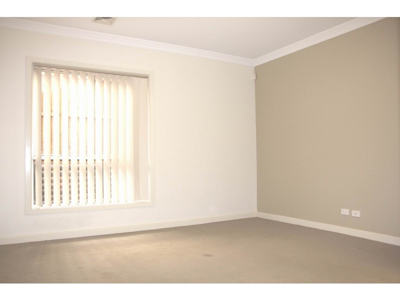 4 Newport Way, Stanhope Gardens NSW 2768