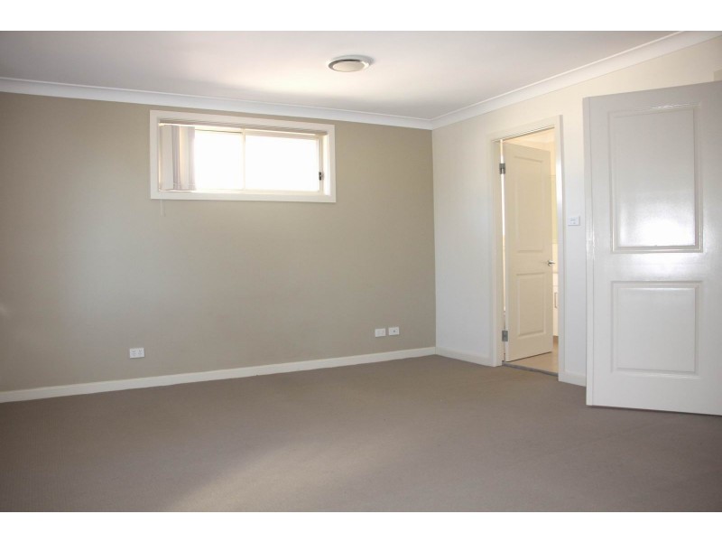 4 Newport Way, Stanhope Gardens NSW 2768