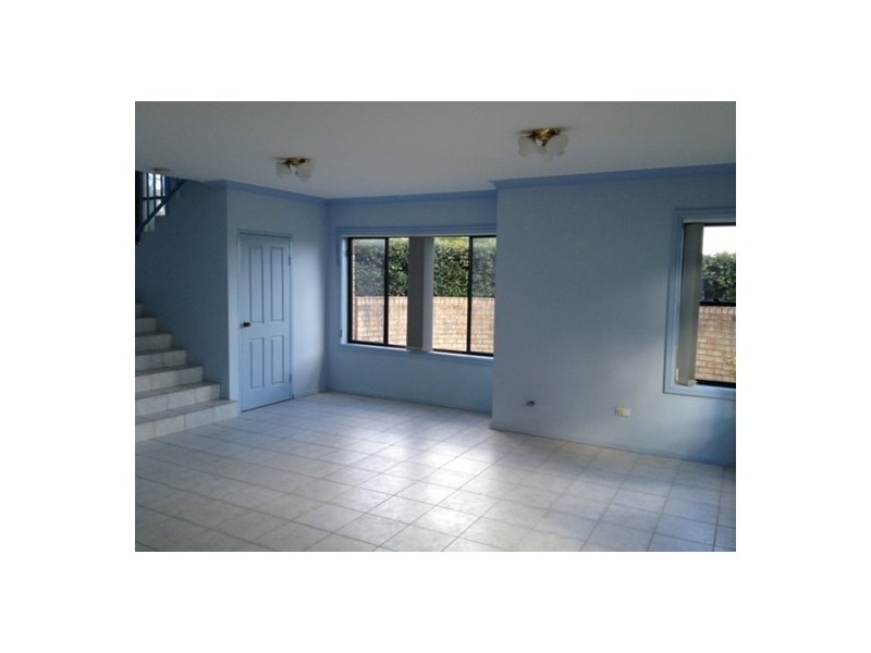 4/1 Christopher Street, Baulkham Hills NSW 2153