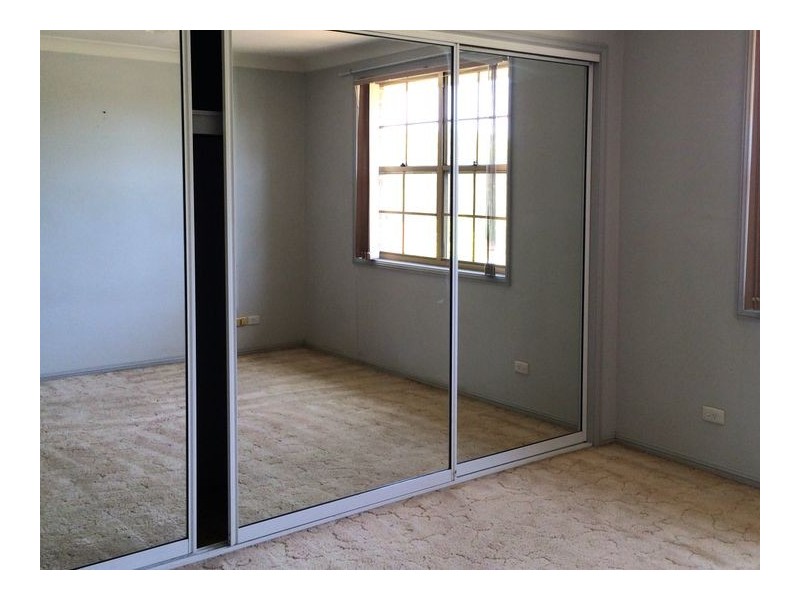 8B Manorhouse Boulevard, Quakers Hill NSW 2763