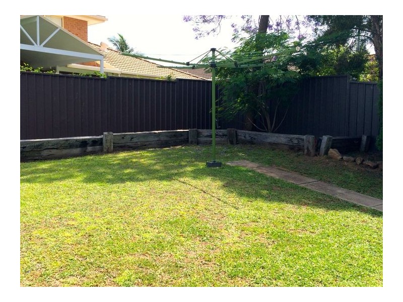 8B Manorhouse Boulevard, Quakers Hill NSW 2763