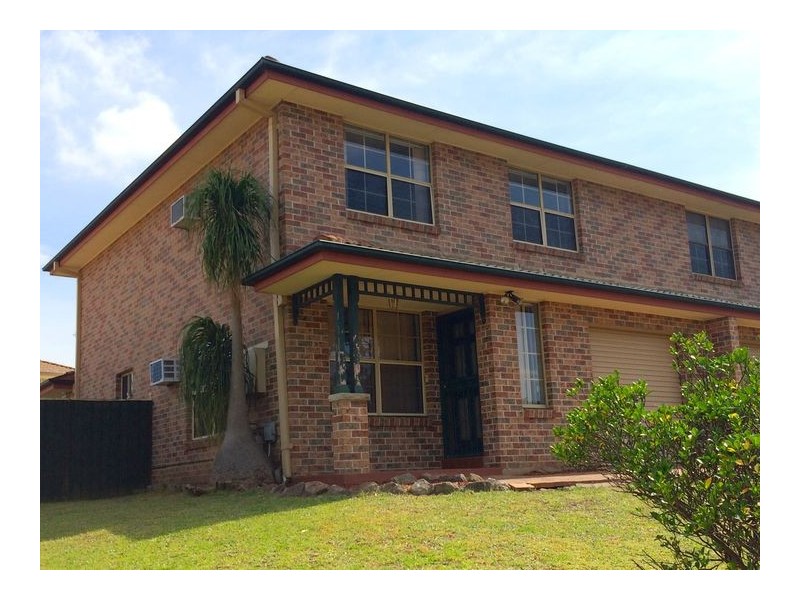 8B Manorhouse Boulevard, Quakers Hill NSW 2763