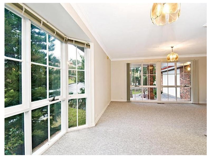 25 Crestwood Drive, Baulkham Hills NSW 2153