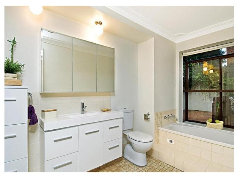 25 Crestwood Drive, Baulkham Hills NSW 2153